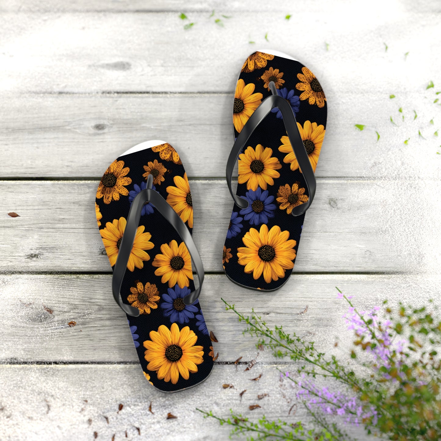 Flip Flops - Daisy Flower Seamless Pattern Retro 90s Vibe Yellow Navy Blue Black