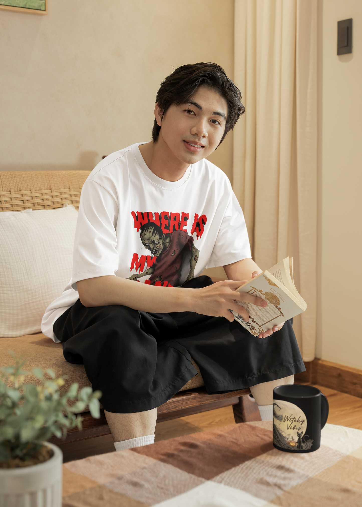 Personalized Halloween Witch Mug with Black Cat & Moon – Custom Name – 11oz / 15oz Black Glossy Ceramic Coffee Cup